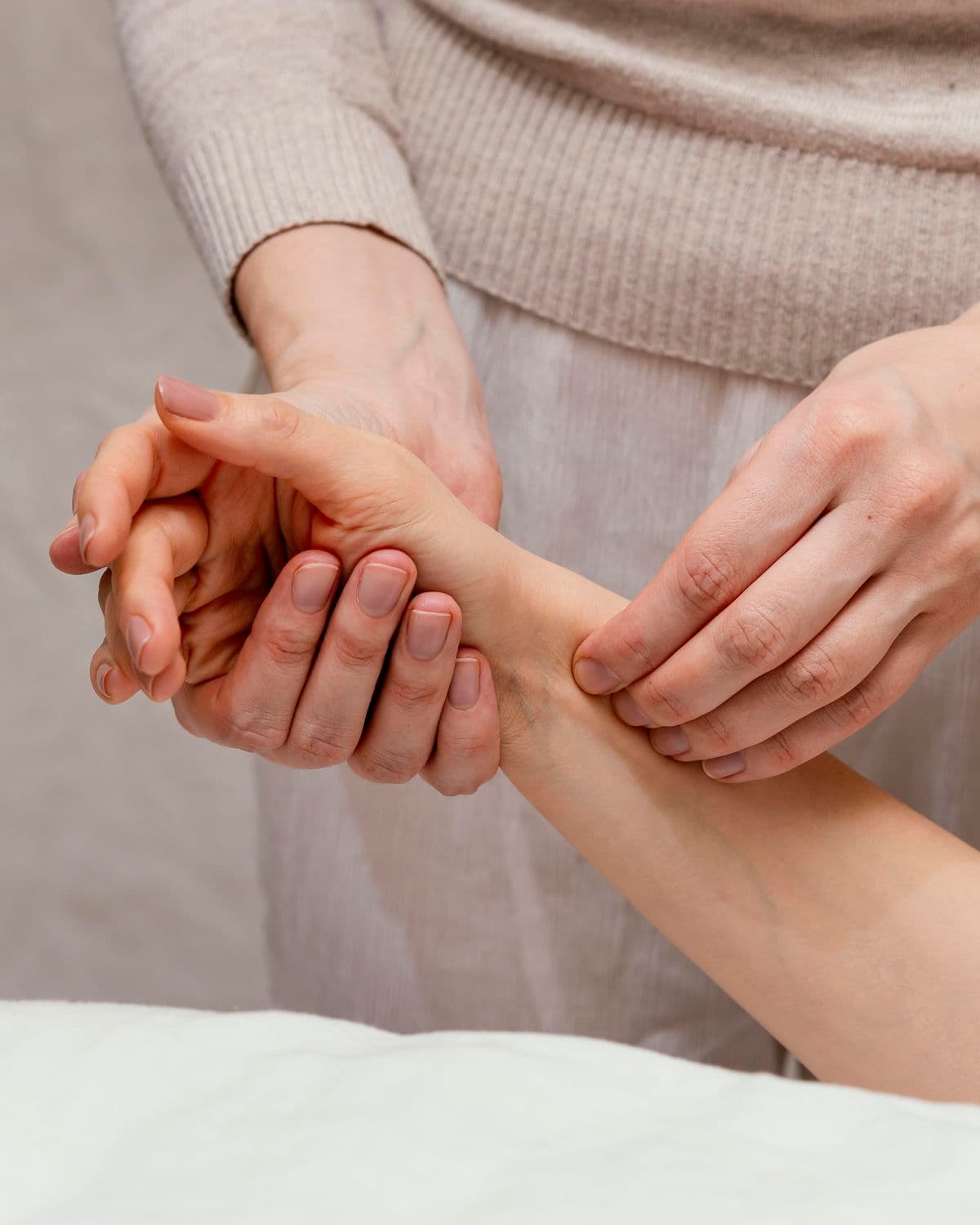 Gentle pulse assessment during fertility-focused acupuncture care